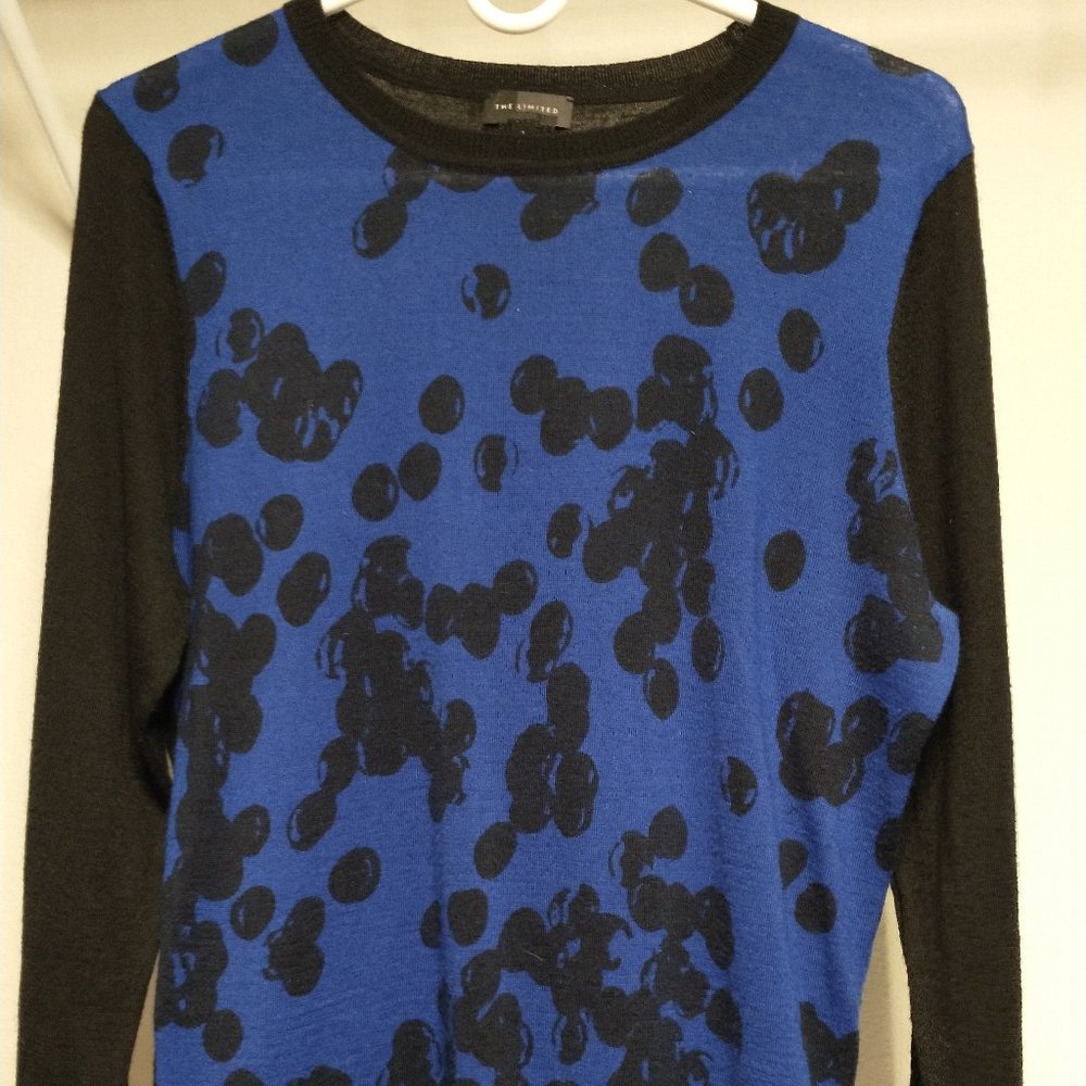 Limited large sweater